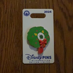 Disney 2024 Limited Edition Holiday Pin